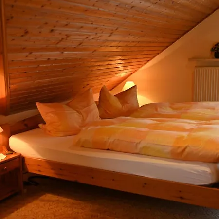 Гостевой дом Gaestehaus Gleissberg Schwanstetten